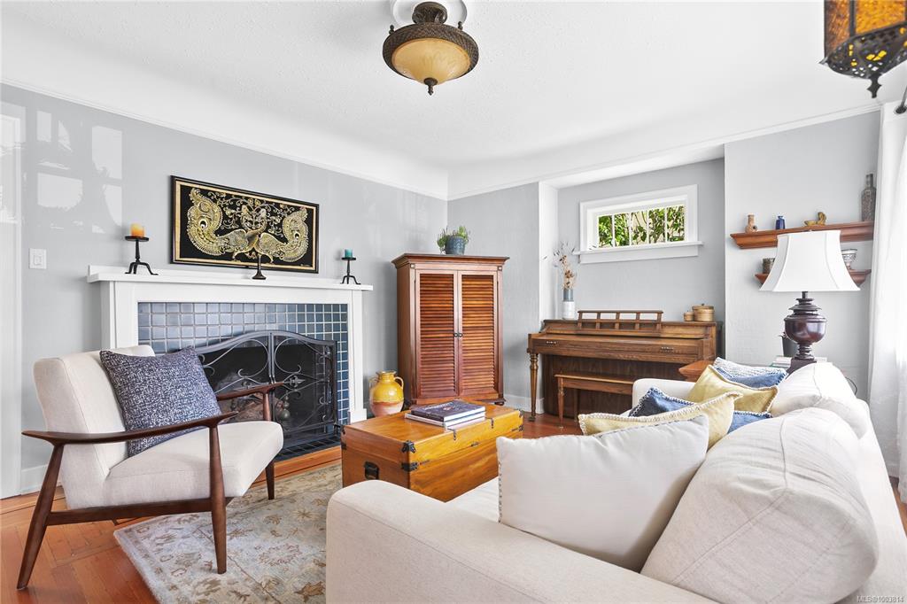Fifth View of 2168 Bartlett Ave, Oak Bay, BC, V8S 2P9