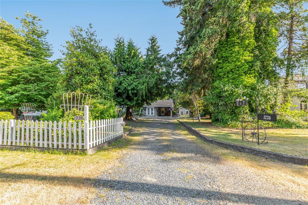 1226 Centre Rd, 1003828, BC,