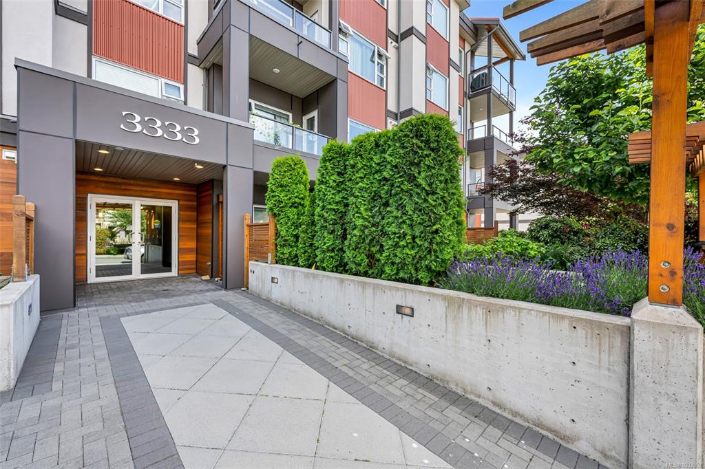 Fourth View of 3333 Glasgow Ave, Saanich, BC, V8X 2S1