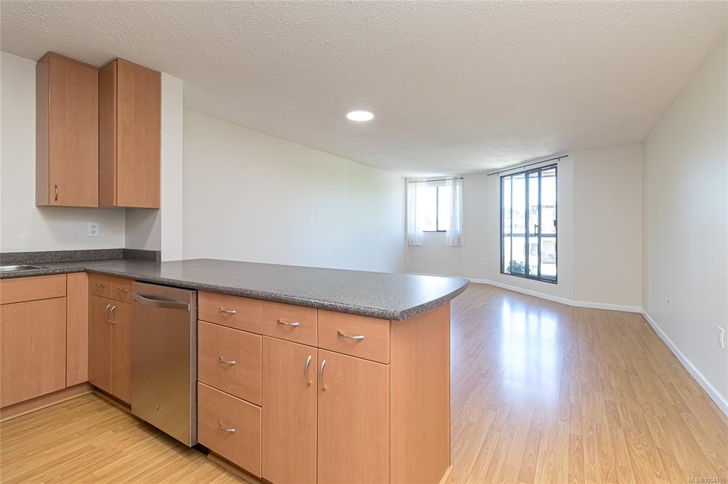 Third View of 1745 Leighton Rd, Harrington House, Victoria, BC, V8R 6R6