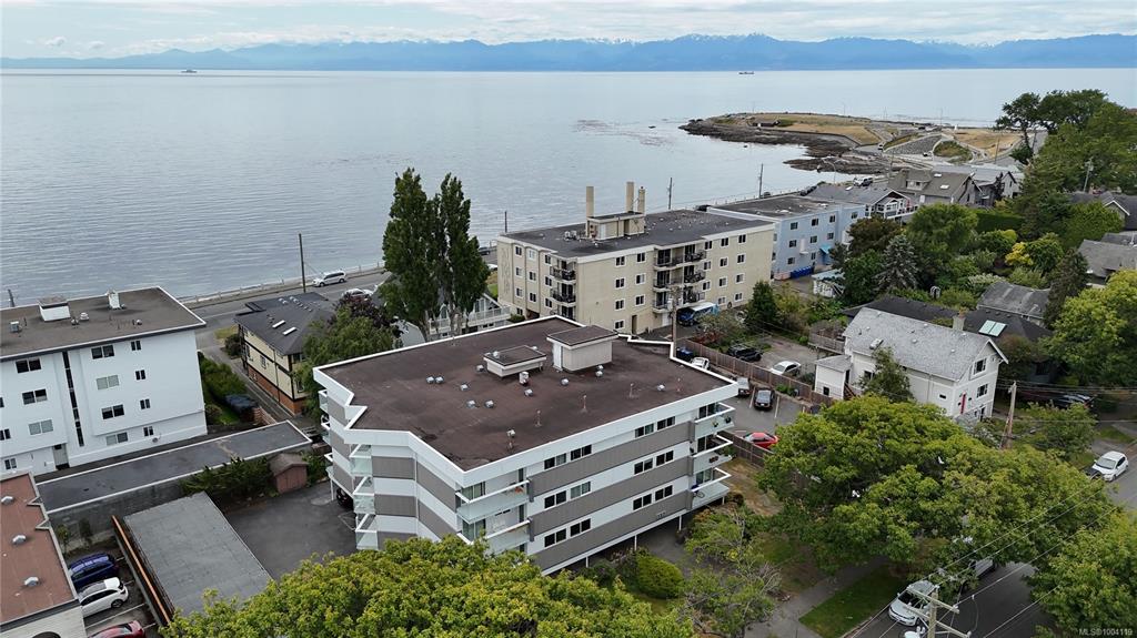 Third View of 137 Bushby St, Victoria, BC, V8S 1B3