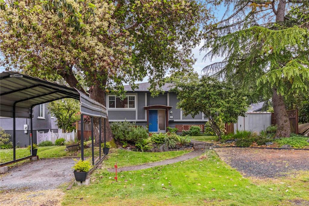 Third View of 1273 Holloway St, Saanich, BC, V8P 1M8
