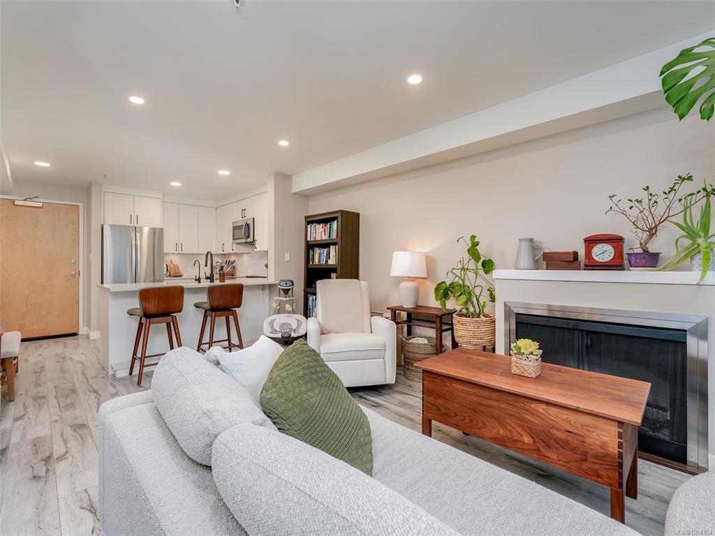 Fifth View of 797 Tyee Rd, Victoria, BC, V9A 7R4