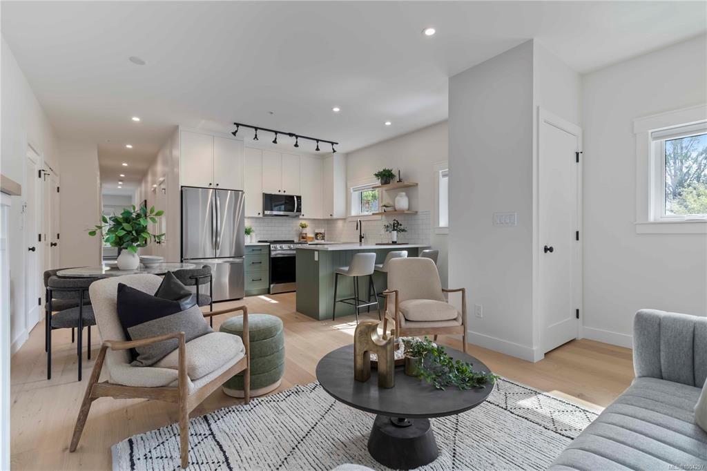 Fourth View of 633 Belton Ave, Kindred, Victoria, BC, V9A 2Z5