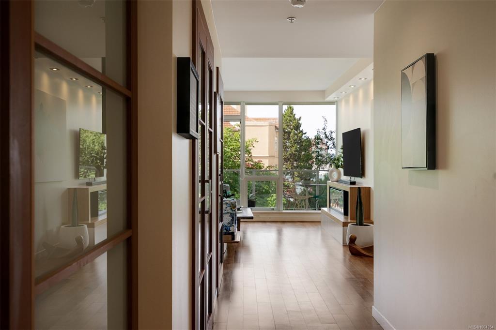Fourth View of 68 Songhees Rd, Shutters, Victoria, BC, V9A 0A3