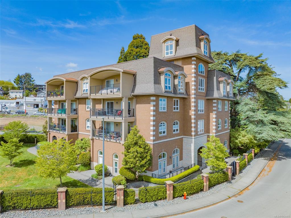Second View of 104 Esplanade St, ROBINS GROVE, Nanaimo, BC, V9R 0G6