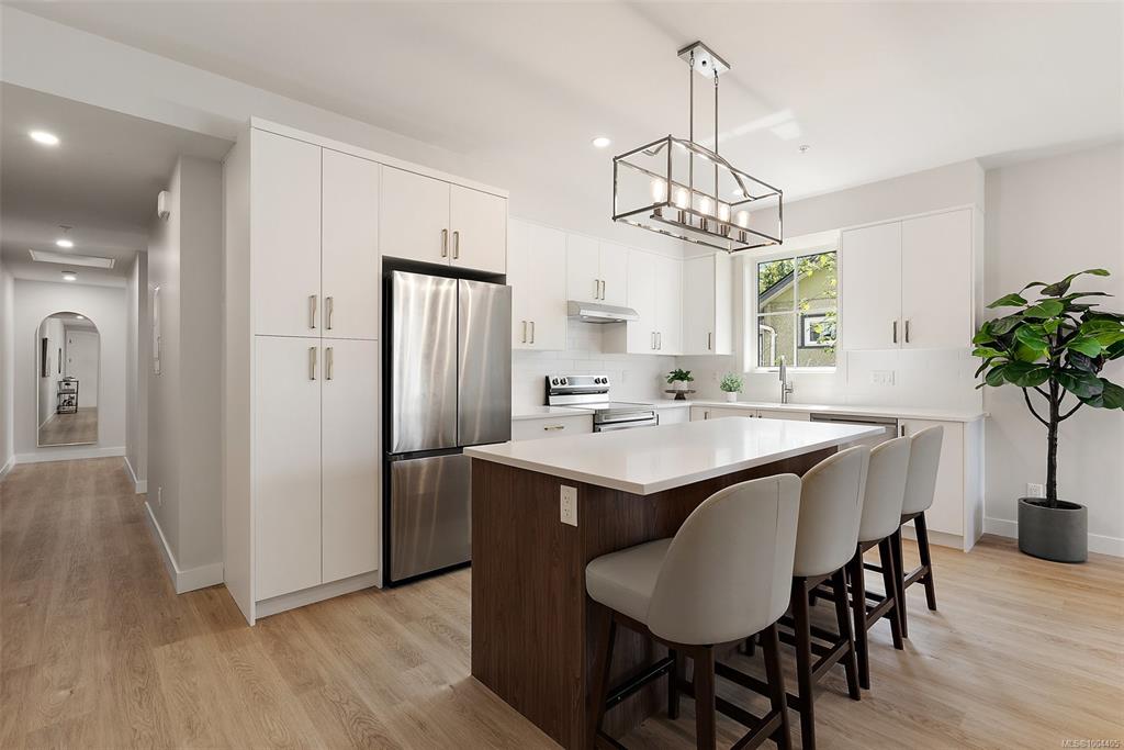 Fourth View of 483 South Joffre St, Esquimalt, BC, V9A 6C7