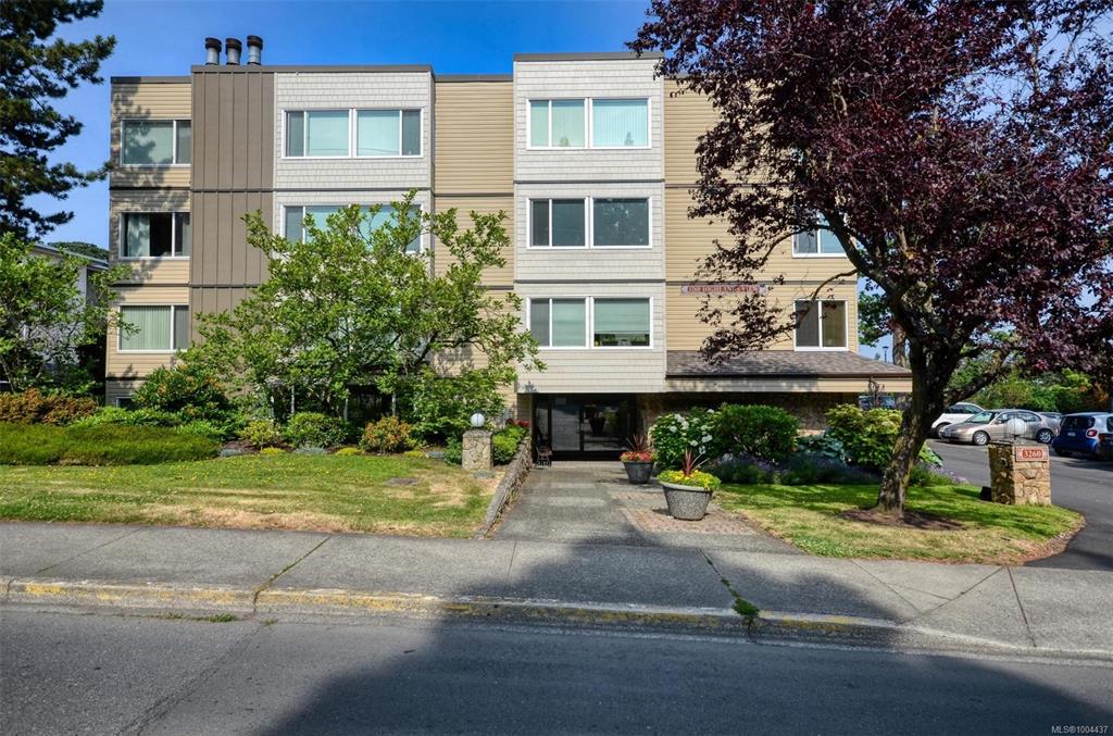 3260 Quadra St, 1004437, BC,