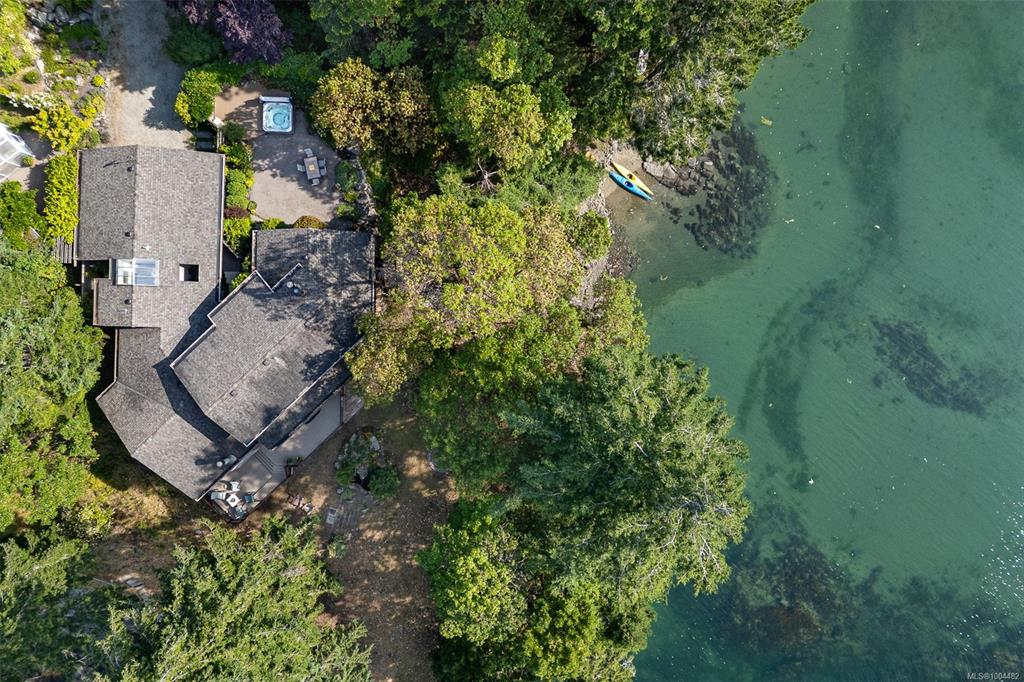Third View of 835 Sturdies Bay Rd, Galiano Island, BC, V0N 0E9