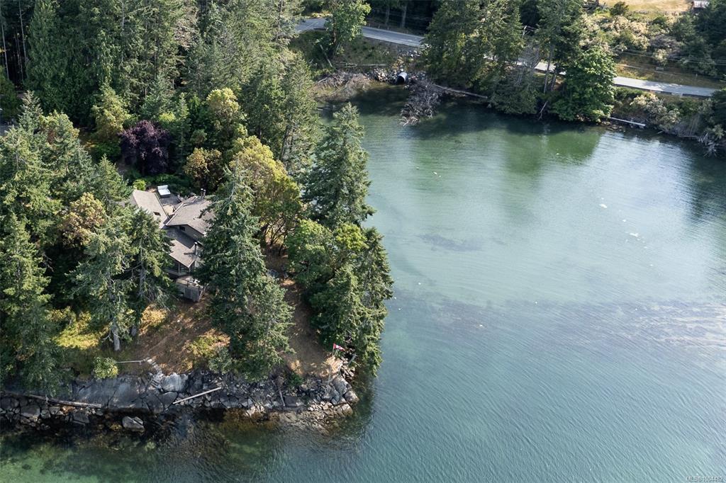 Fifth View of 835 Sturdies Bay Rd, Galiano Island, BC, V0N 0E9