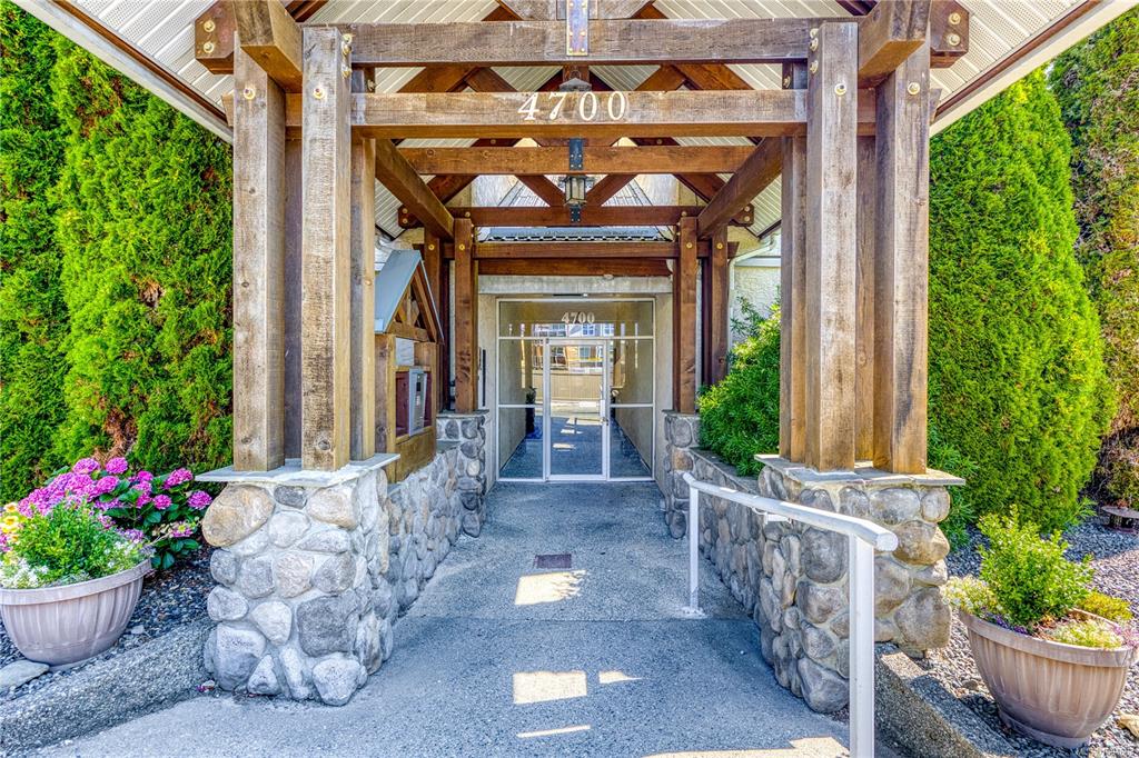 4700 Uplands Dr, 1004663, BC,