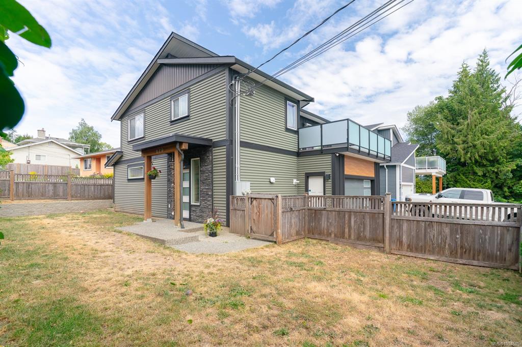 Third View of 820 Brechin Rd, Nanaimo, BC, V9S 2X4