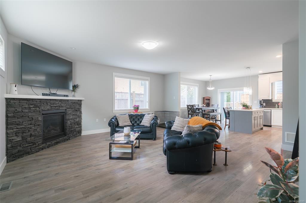 Fifth View of 820 Brechin Rd, Nanaimo, BC, V9S 2X4