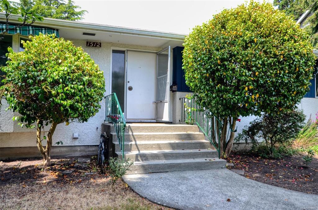 Second View of 1512 Montgomery Ave, Victoria, BC, V8S 1T4