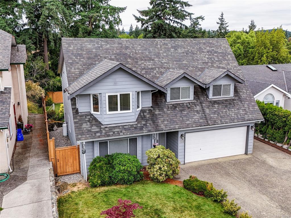 Third View of 225 Garrington Pl, View Royal, BC, V9B 5V7