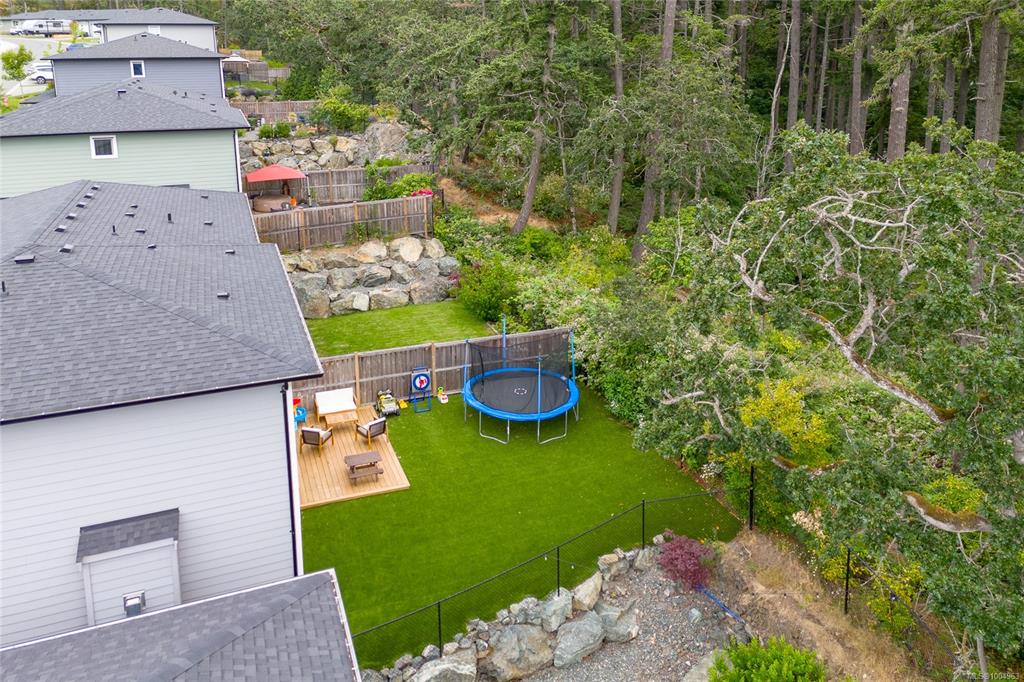 Fifth View of 1927 West Park Lane, View Royal, BC, V9B 3R9