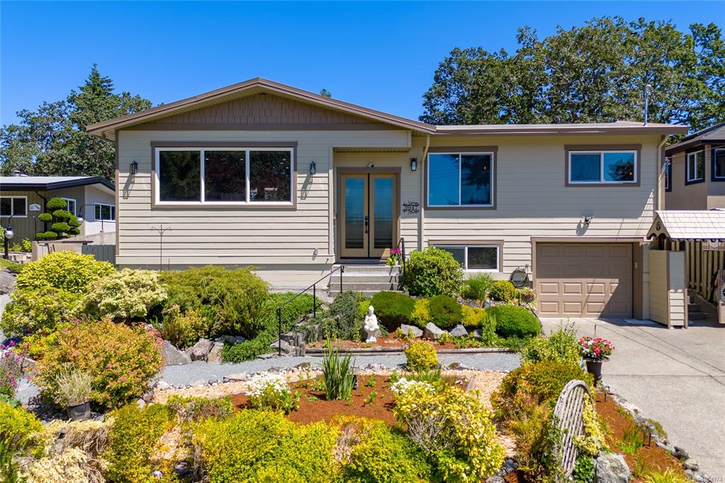 Main View of 3947 Morgan St, Saanich, BC, V8X 1Z9