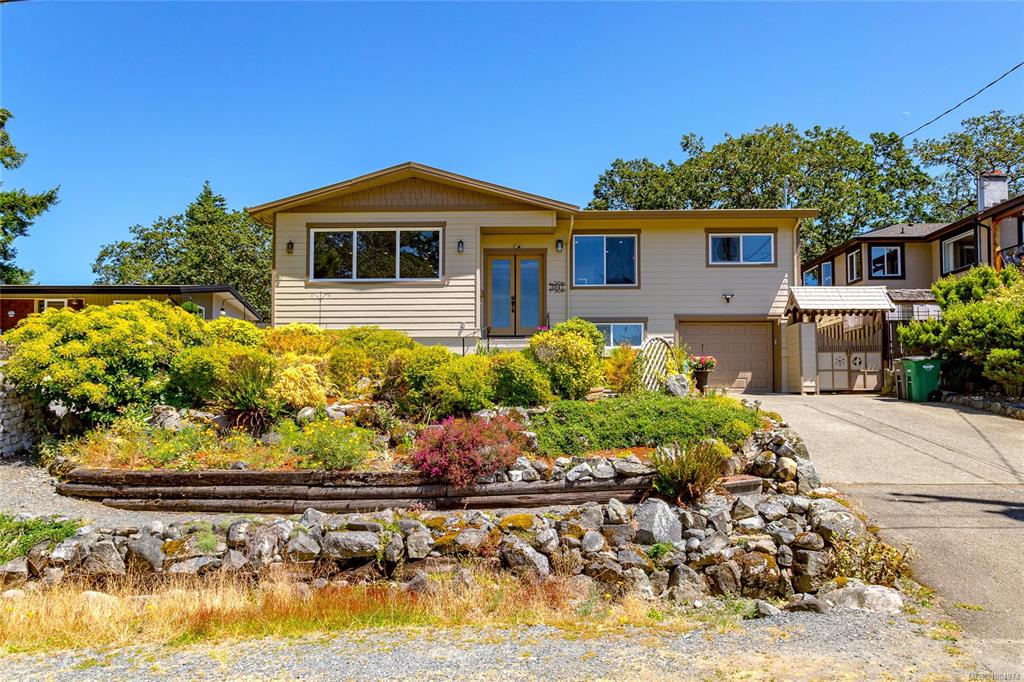 Fourth View of 3947 Morgan St, Saanich, BC, V8X 1Z9