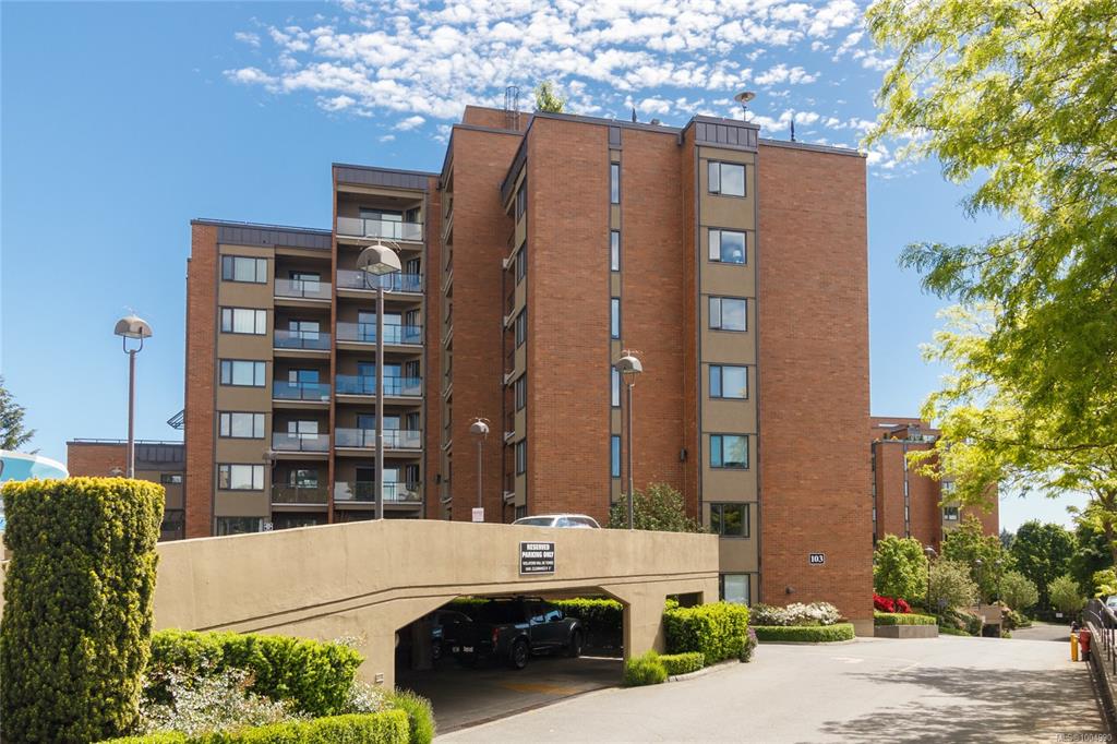 Second View of 103 Gorge Rd E, Treelane Estates, Victoria, BC, V9A 6Z2
