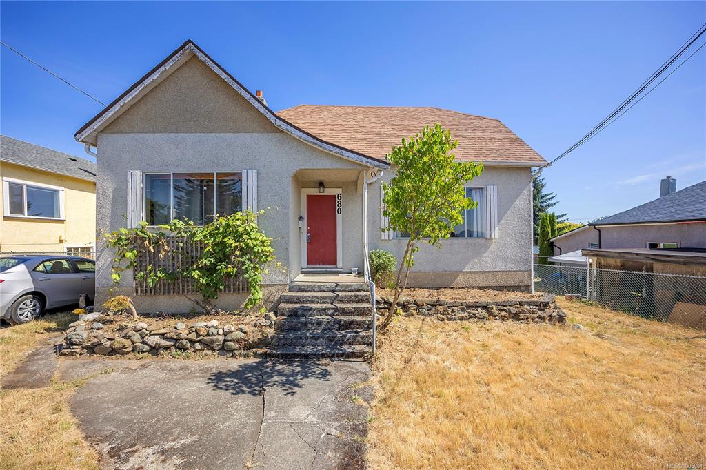 Second View of 680 Pine St, Nanaimo, BC, V9R 2C8