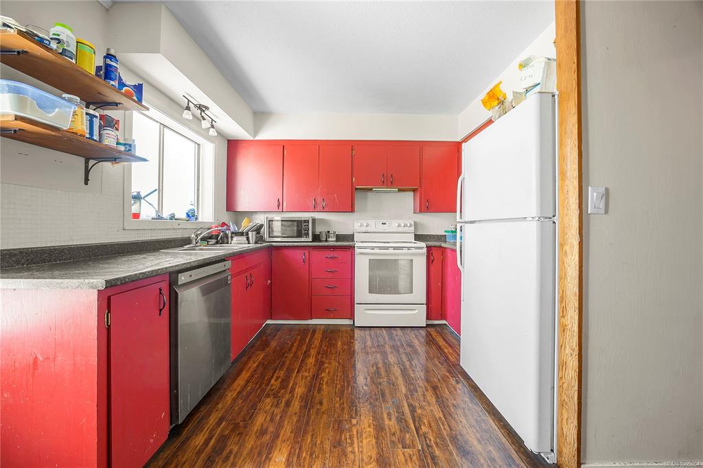 Fifth View of 680 Pine St, Nanaimo, BC, V9R 2C8