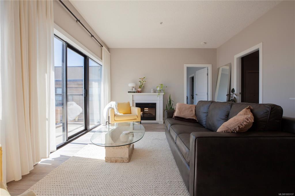 Third View of 870 Short St, Saanich, BC, V8X 2V5