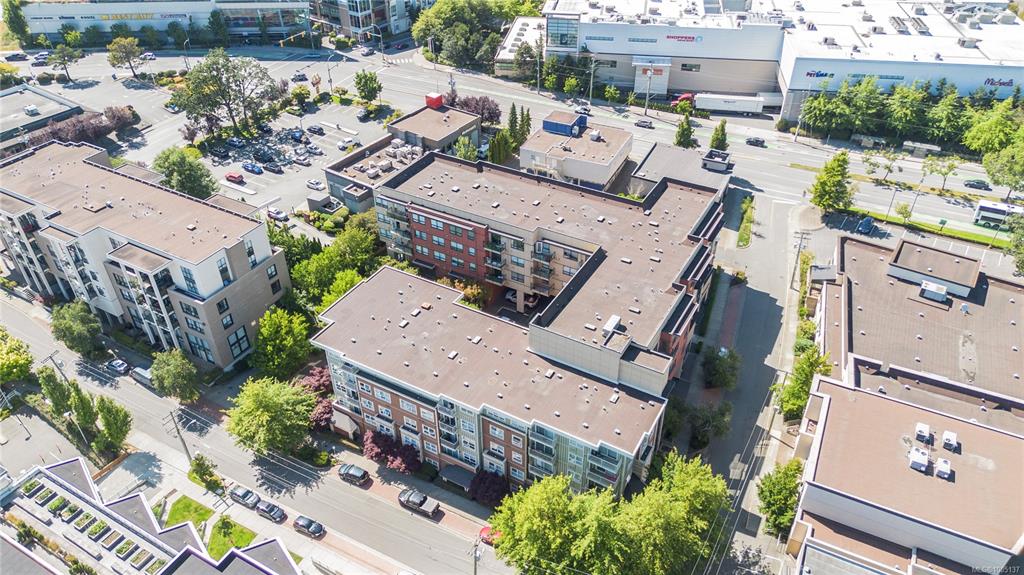 Fifth View of 870 Short St, Saanich, BC, V8X 2V5