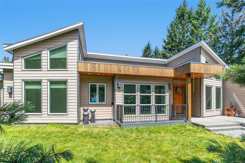 Third View of 5912 Waldbank Rd, Nanaimo, BC, V9V 1C8