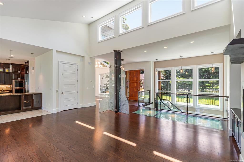 Fifth View of 5912 Waldbank Rd, Nanaimo, BC, V9V 1C8