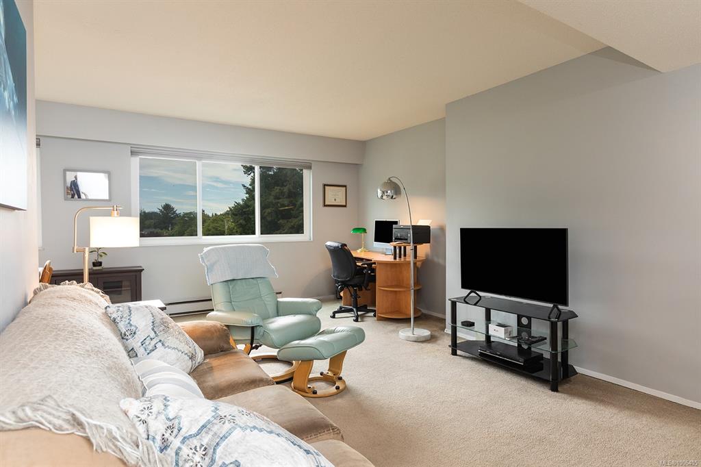 Third View of 1151 Oscar St, Victoria, BC, V8V 2X5
