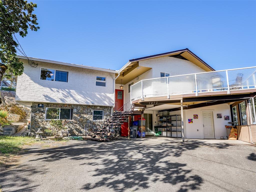 Third View of 1472 Banff Pl, Saanich, BC, V8P 2E8