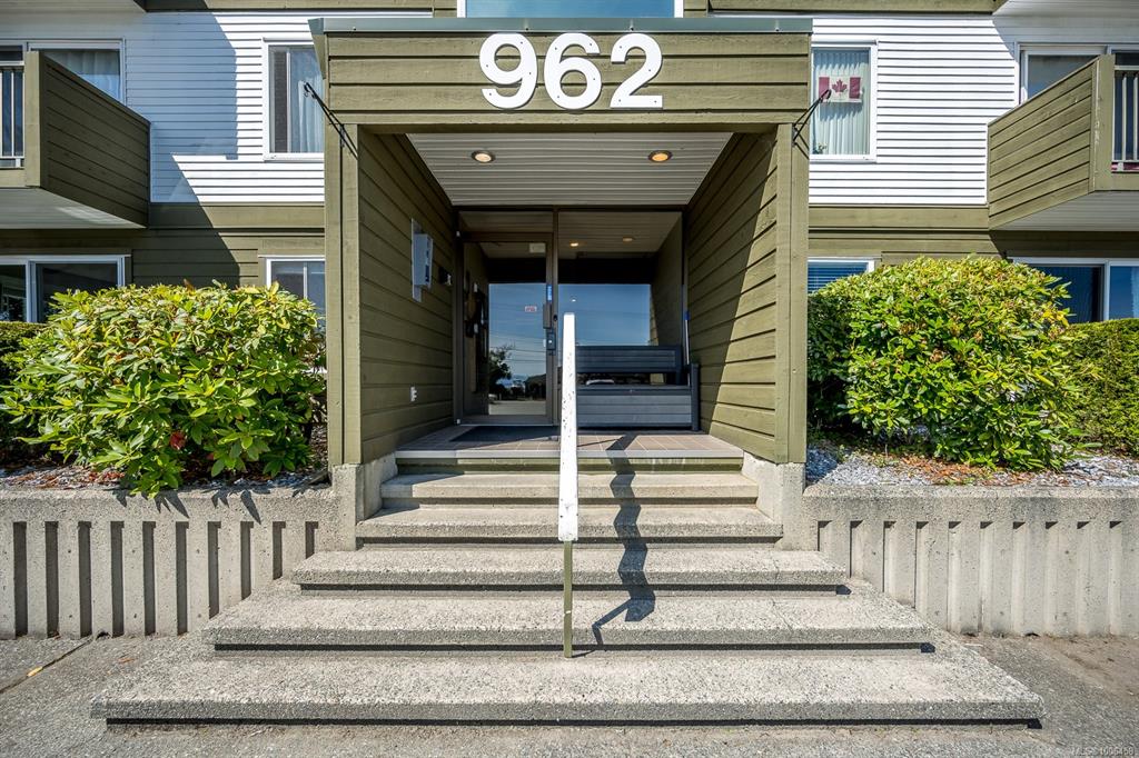 962 Island Hwy, 1006458, BC,