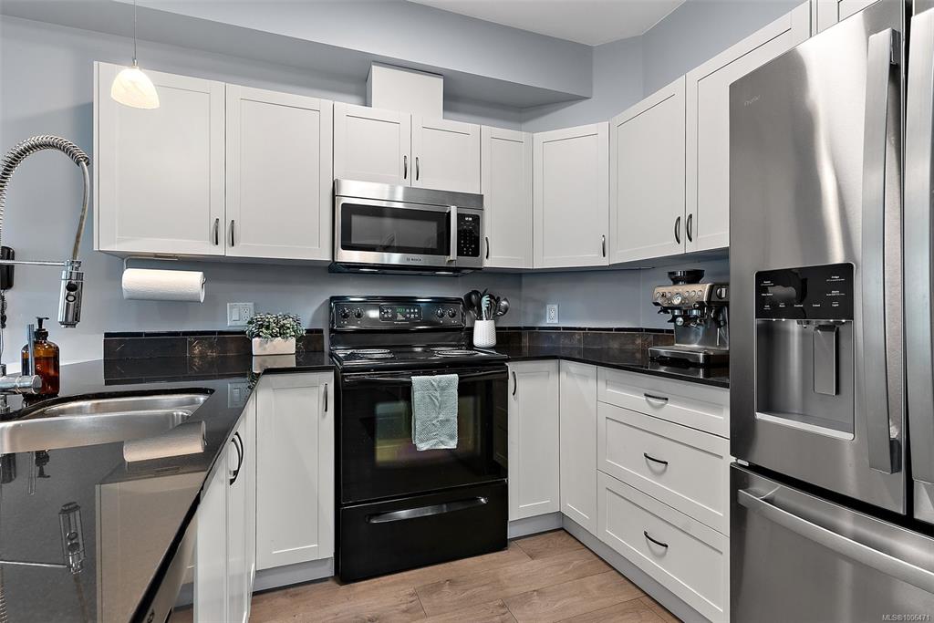 821 Goldstream Ave, 1006471, BC,