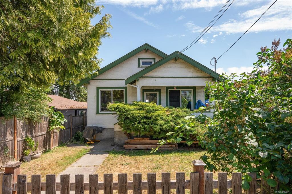 Second View of 221 Princess St, Nanaimo, BC, V9R 4M8