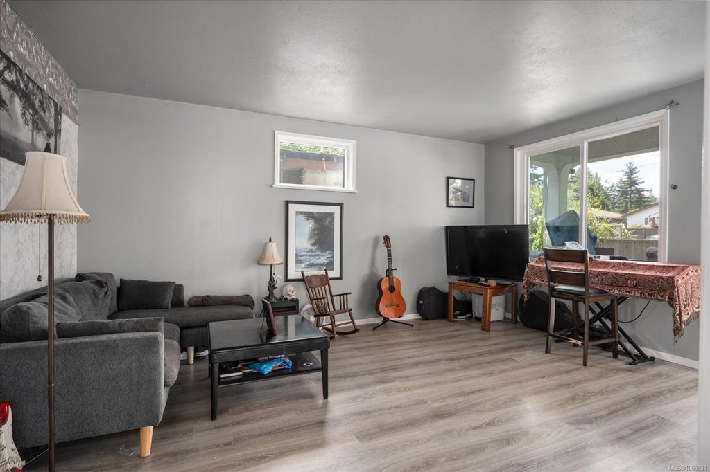 Fourth View of 221 Princess St, Nanaimo, BC, V9R 4M8