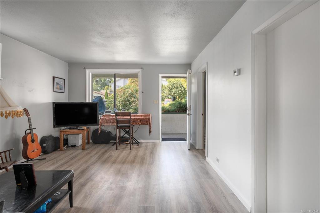 Fifth View of 221 Princess St, Nanaimo, BC, V9R 4M8