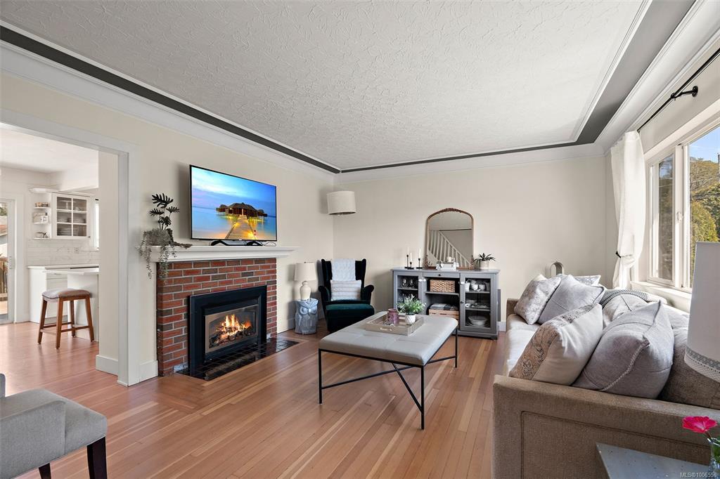 Third View of 924 Stafford St, Saanich, BC, V8X 2V8
