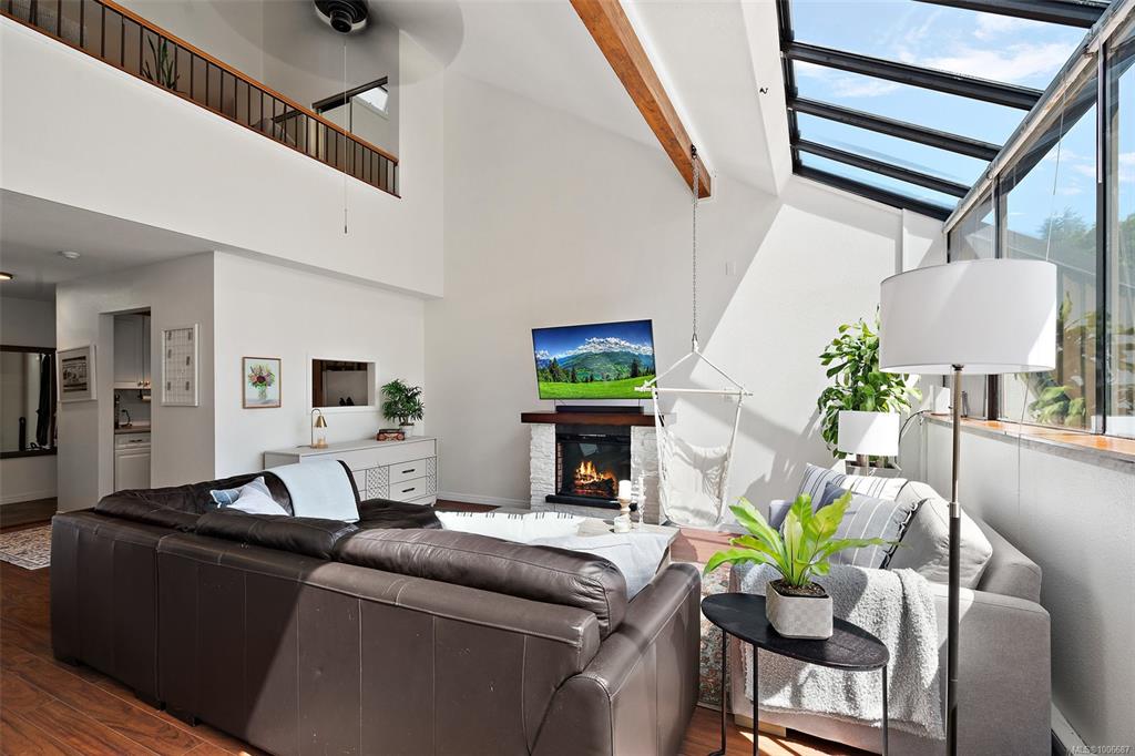 Fifth View of 4678 Elk Lake Dr, Saanich, BC, V8Z 5M1