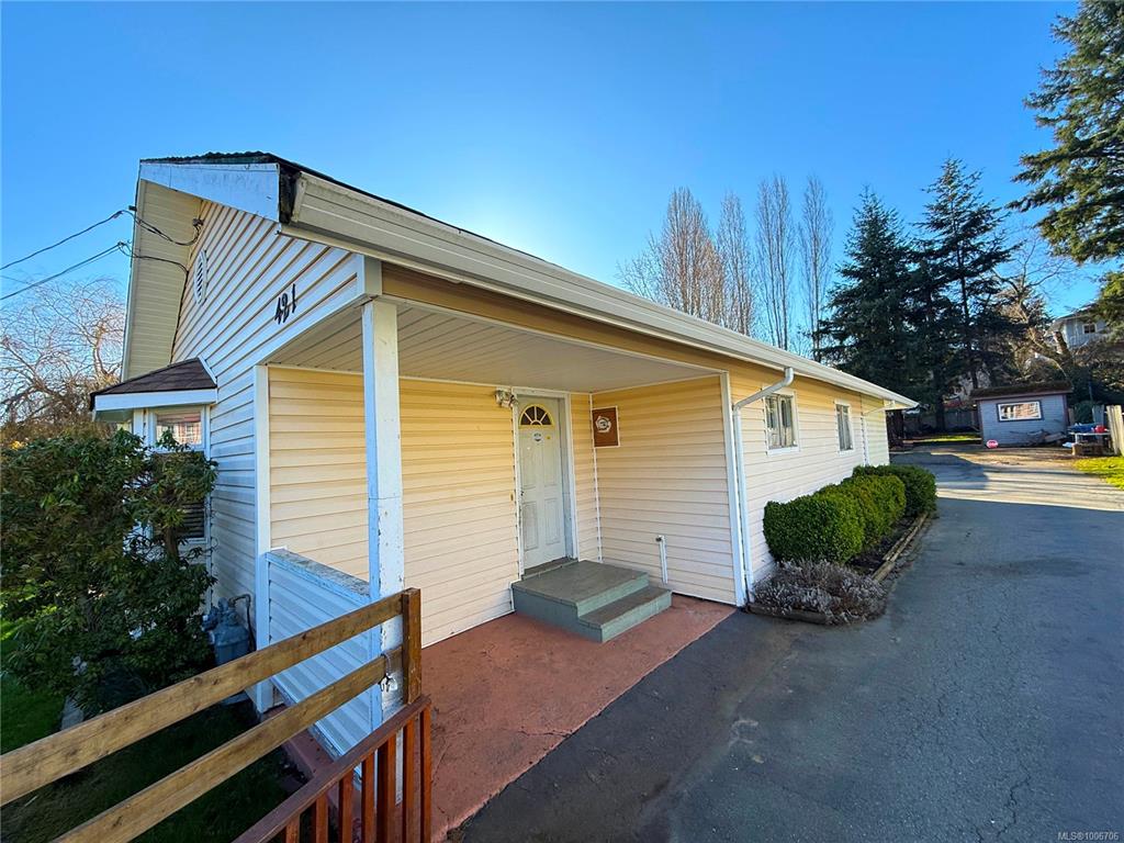 Fourth View of 421 Third St, Nanaimo, BC, V9R 1W5