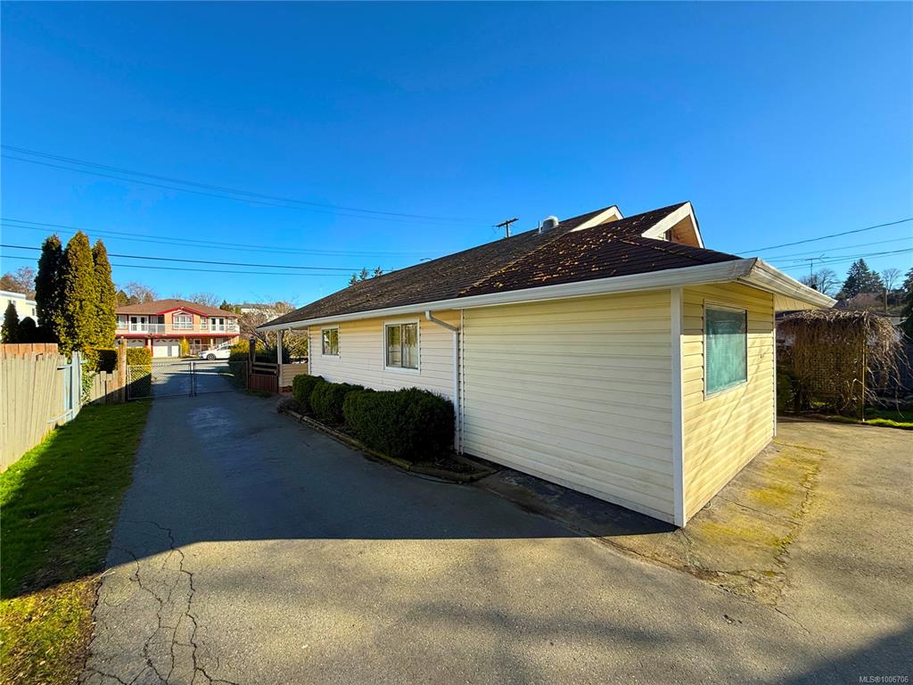 Fifth View of 421 Third St, Nanaimo, BC, V9R 1W5