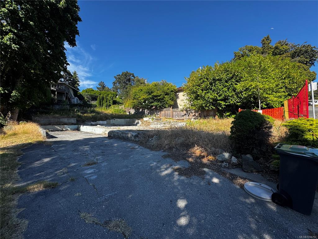 Third View of 1258 A Woodway Rd, Esquimalt, BC, V9A 4W7