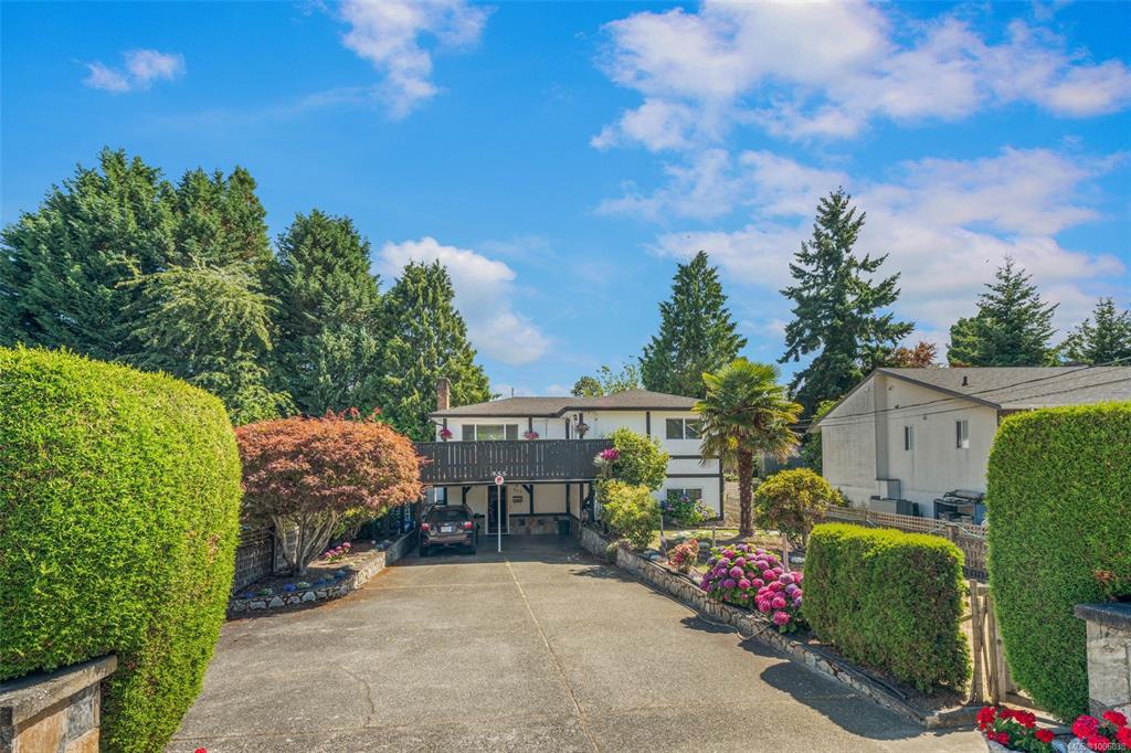 Second View of 955 Tattersall Dr, Saanich, BC, V8X 2X1