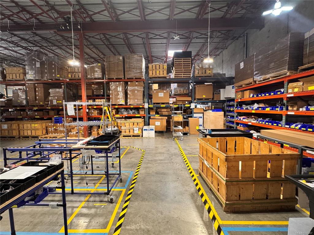 Fifth View of 3303 B Tennyson Ave, Saanich, BC, V8Z 3P5