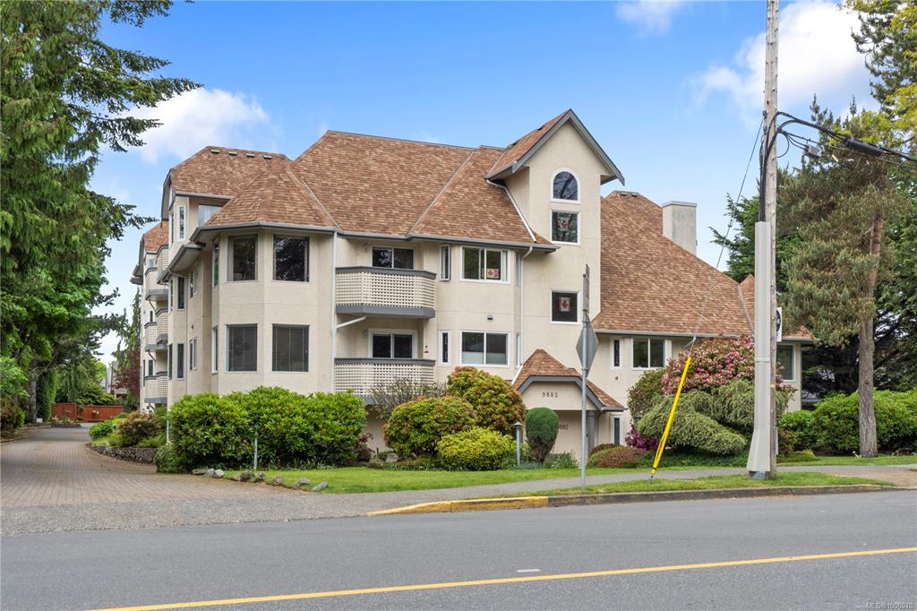 9882 Fifth St, 1006940, BC,