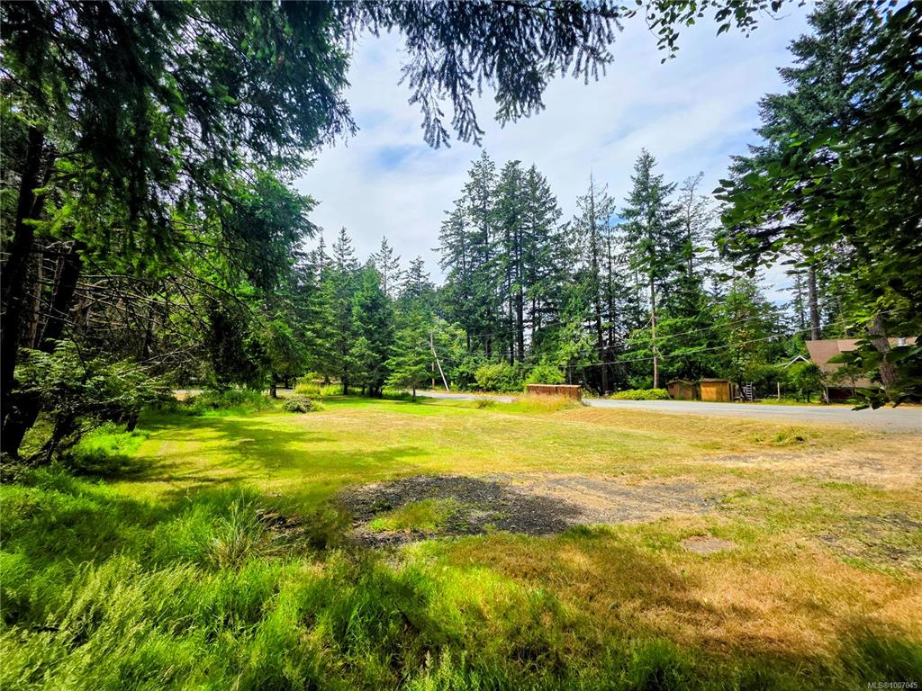 3774 Privateers Rd, 1007045, BC,