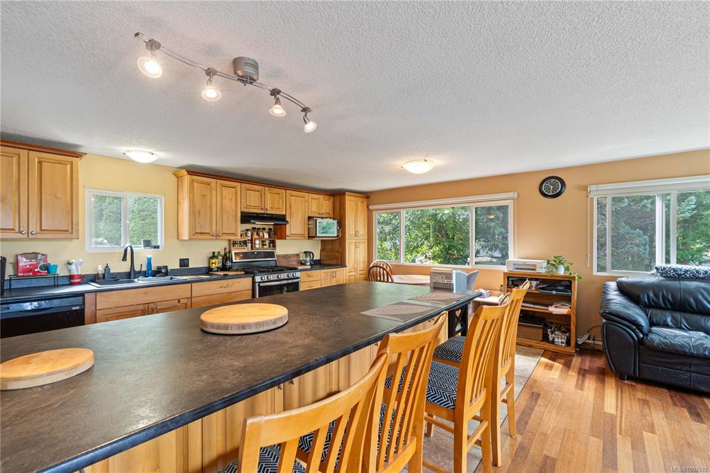 5687 Big Bear Ridge, 1007093, BC,