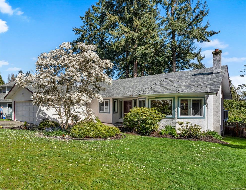 775 Menawood Pl, 1007099, BC,