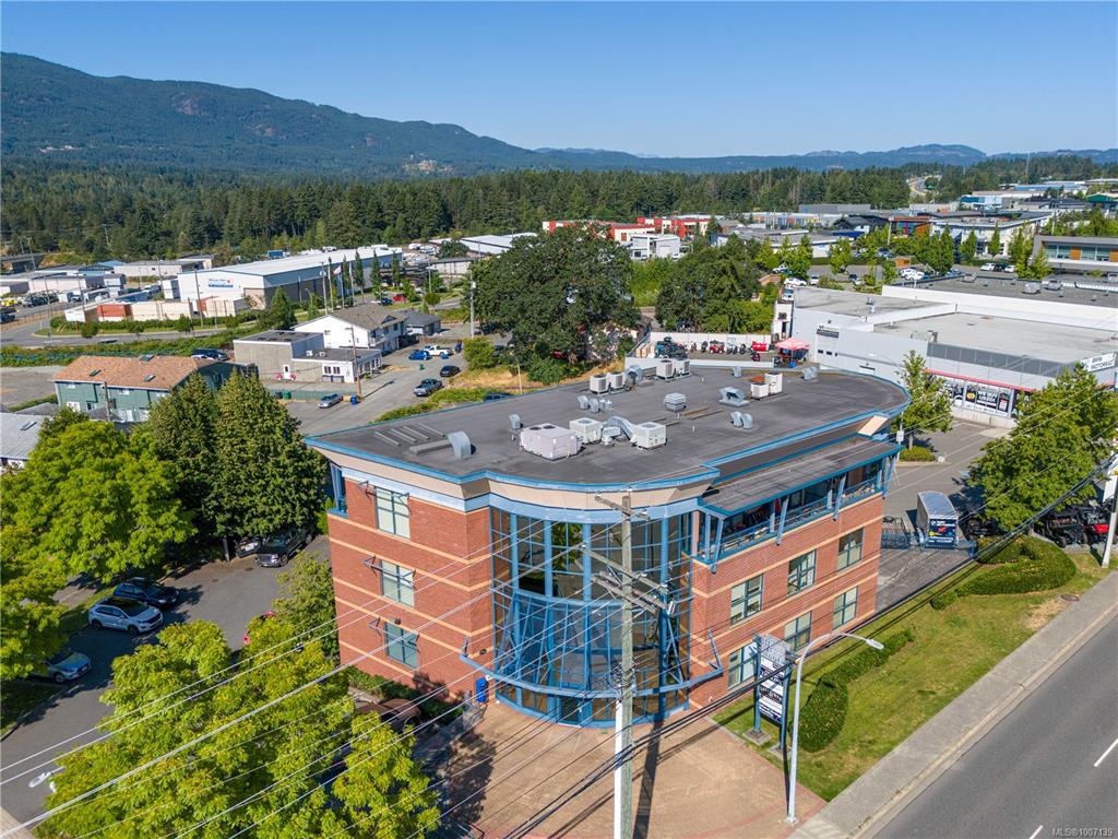 MLS® listing #29477422 for sale located at 1801 Bowen Rd
