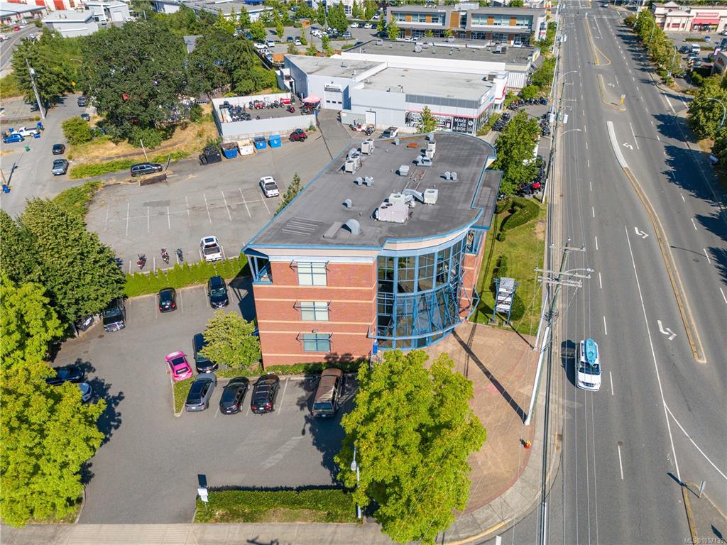 Third View of 1801 Bowen Rd, Nanaimo, BC, V9S 1H1