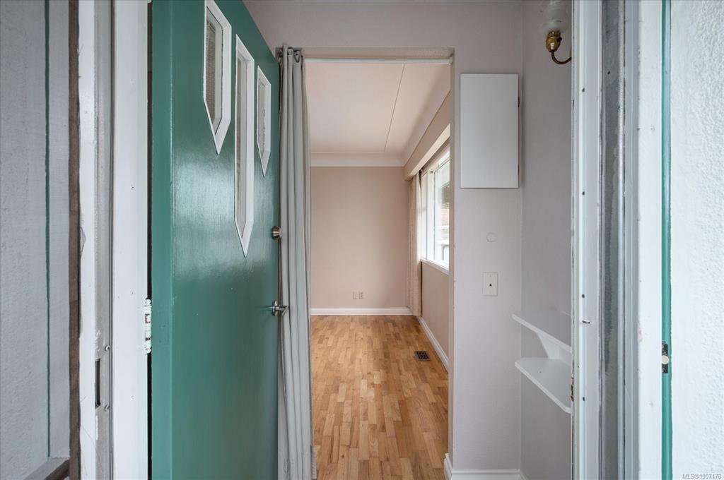 Fifth View of 880 Hunter St, Nanaimo, BC, V9S 1R5